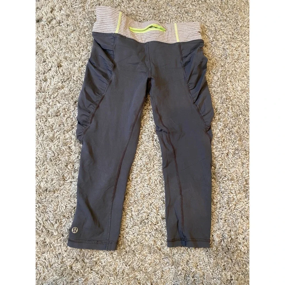 Lululemon Woman Athletic Yoga Cropped Leggings